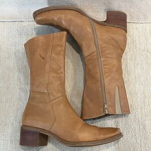Aldo size 39 Leather Heeled Boots inner side zip with elastic at calf